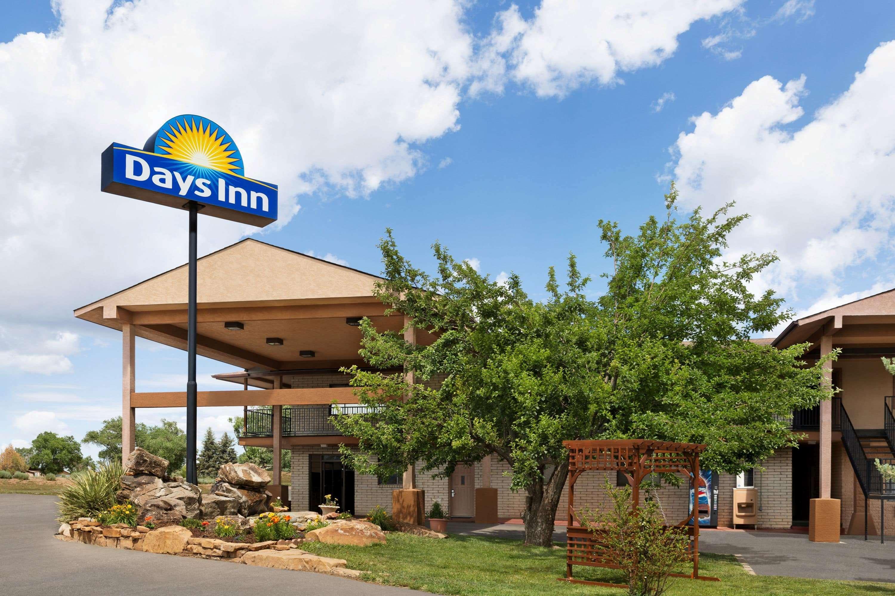 Days Inn By Wyndham Cortez Luaran gambar